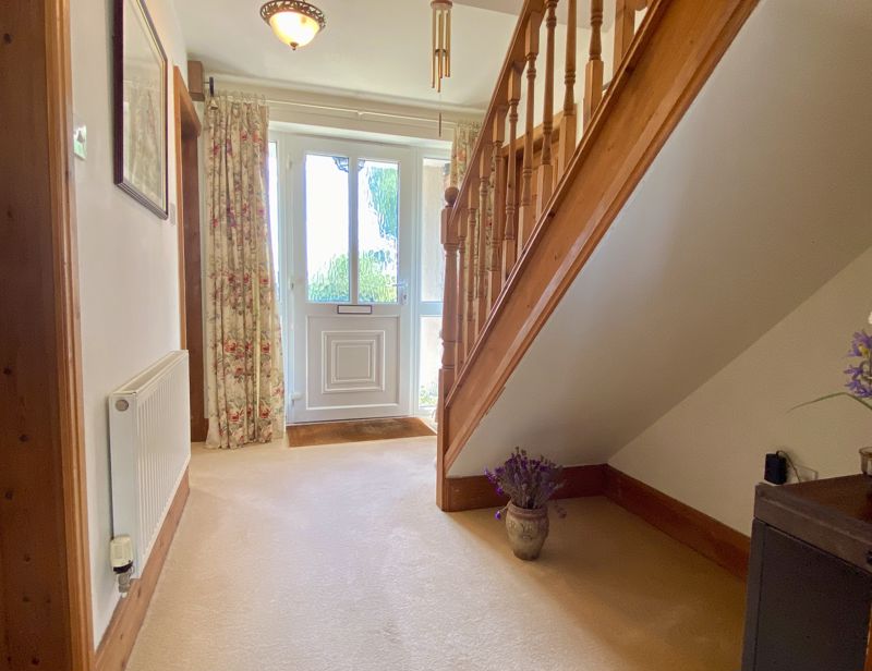 Entrance Hallway- click for photo gallery